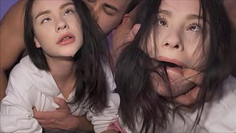 Hardcore Sex With A Female Ejaculation And Extreme Squirt